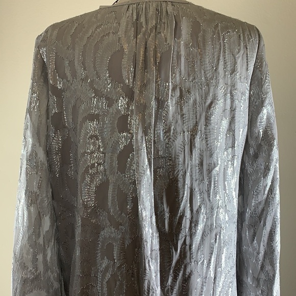 Ariel Metallic Top In Pale Steel/silver size small NWT - Picture 10 of 17